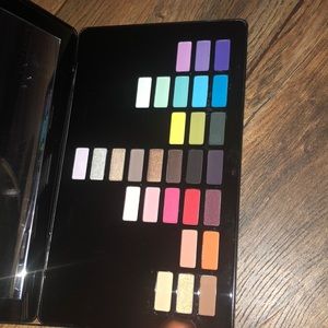 New M.A.C x Jeremy Scott eyeshadow palette